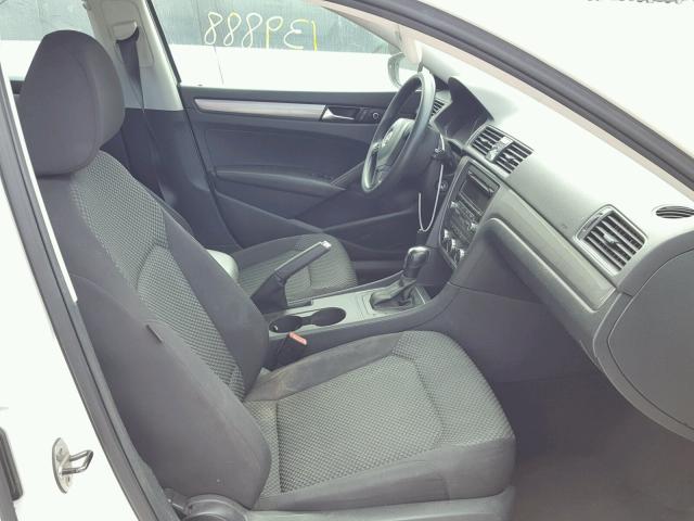 1VWAP7A32CC045958 - 2012 VOLKSWAGEN PASSAT S Սպիտակ լուսանկար 5