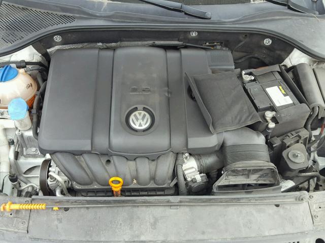 1VWAP7A32CC045958 - 2012 VOLKSWAGEN PASSAT S WHITE photo 7