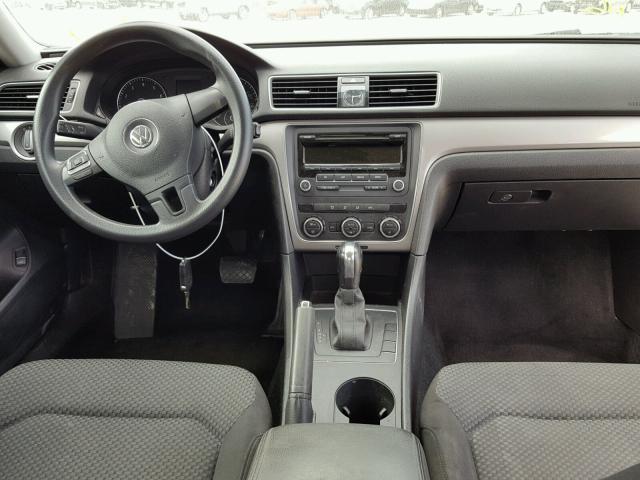1VWAP7A32CC045958 - 2012 VOLKSWAGEN PASSAT S Սպիտակ լուսանկար 9