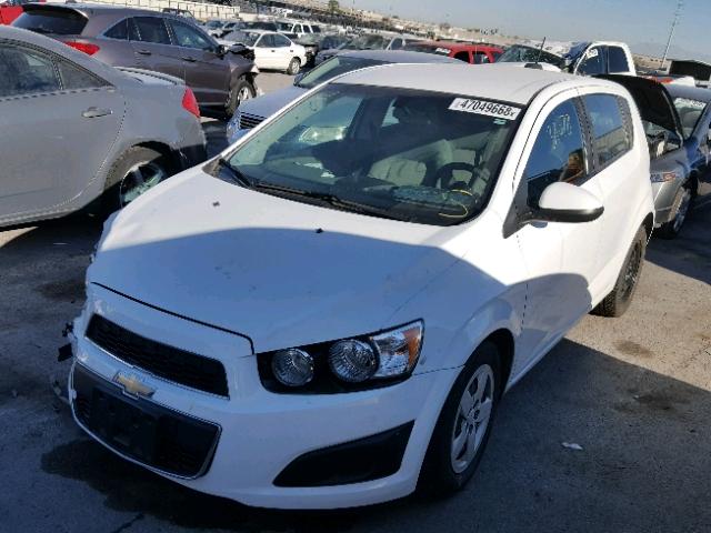 1G1JA6SH2F4196895 - 2015 CHEVROLET SONIC LS WHITE photo 2