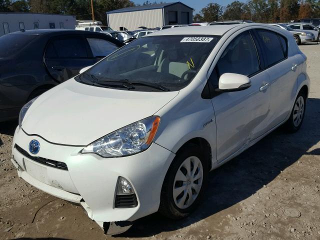 JTDKDTB31E1560908 - 2014 TOYOTA PRIUS C WHITE photo 2