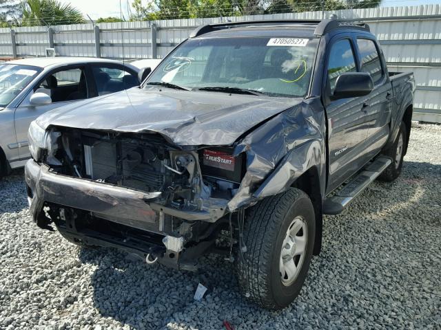 5TFJU4GN4FX088164 - 2015 TOYOTA TACOMA BLACK photo 2