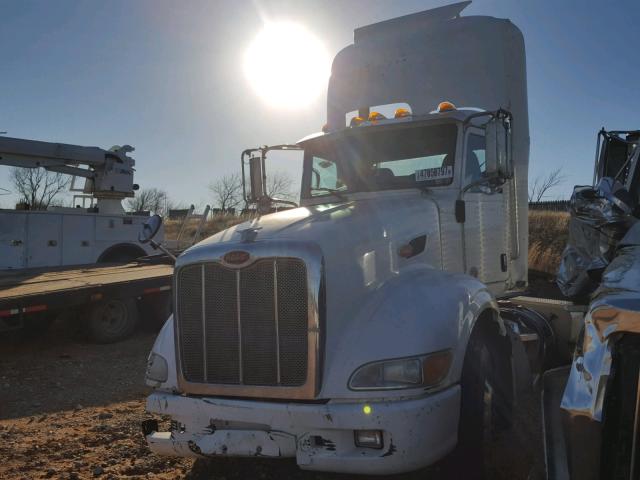 1XPHD49X4CD149621 - 2012 PETERBILT 386 WHITE photo 2