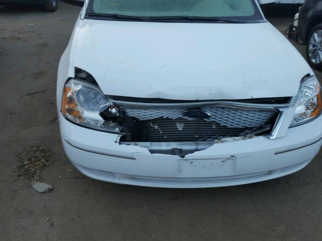 1FAFP24187G106322 - 2007 FORD FIVE HUNDR WHITE photo 9