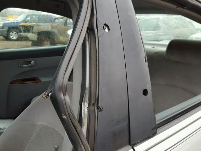 2G4WC552361143543 - 2006 BUICK LACROSSE C SILVER photo 9