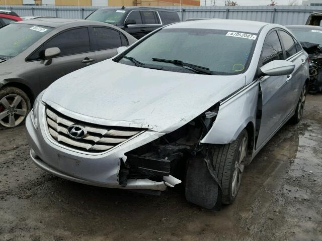 5NPEB4AC5DH558645 - 2013 HYUNDAI SONATA GLS SILVER photo 2