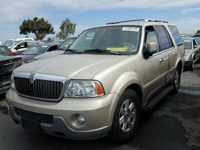 5LMFU27R64LJ42753 - 2004 LINCOLN NAVIGATOR 金色 照片 2