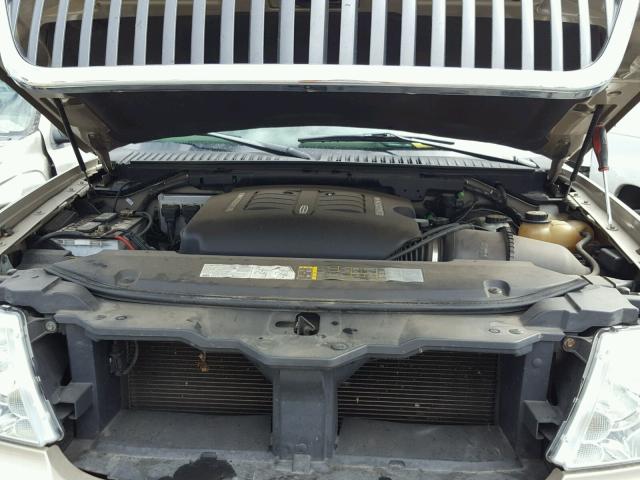 5LMFU27R64LJ42753 - 2004 LINCOLN NAVIGATOR 金色 照片 7