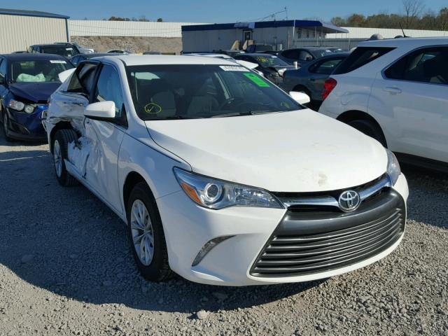 4T1BF1FK9HU658406 - 2017 TOYOTA CAMRY LE WHITE photo 1