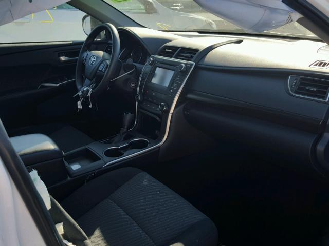 4T1BF1FK9HU658406 - 2017 TOYOTA CAMRY LE 白色 照片 9