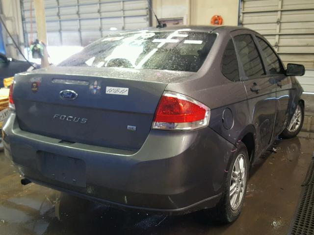 1FAHP3FN2AW184378 - 2010 FORD FOCUS SE GRAY photo 4