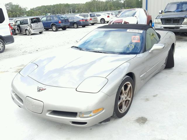 1G1YY32G225111834 - 2002 CHEVROLET CORVETTE SILVER photo 2