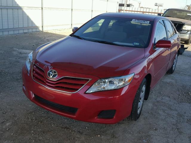 4T1BF3EK7AU029939 - 2010 TOYOTA CAMRY BASE RED photo 2