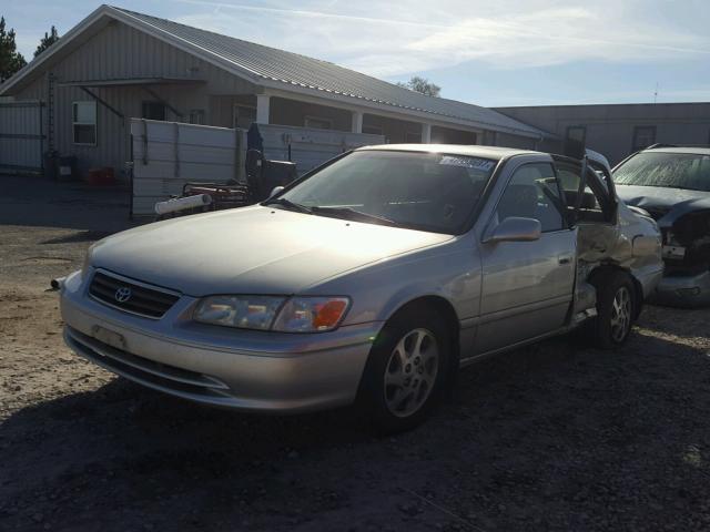 JT2BF22K710335462 - 2001 TOYOTA CAMRY CE SILVER photo 2