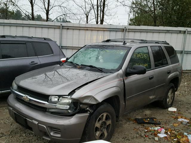 1GNDT13S162104500 - 2006 CHEVROLET TRAILBLAZE GRAY photo 2