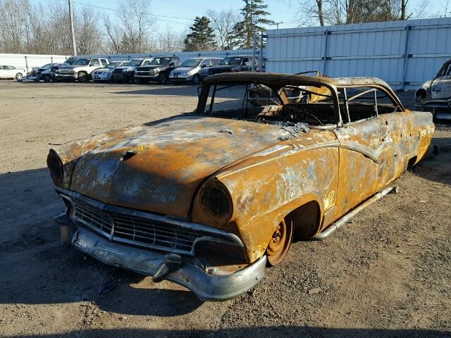 M6PV145807 - 1956 FORD FAIRLANE BURN photo 2