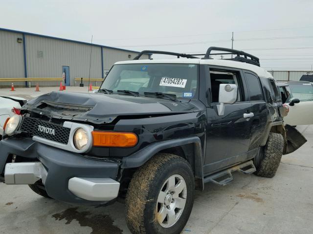 JTEBU4BF3AK086895 - 2010 TOYOTA FJ CRUISER BLACK photo 2