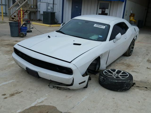 2C3CDYAG1DH663210 - 2013 DODGE CHALLENGER WHITE photo 2