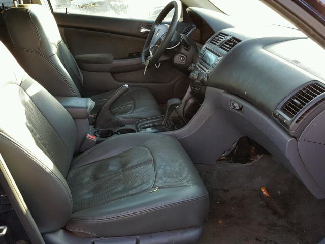 1HGCM56376A150269 - 2006 HONDA ACCORD SE BLUE photo 5