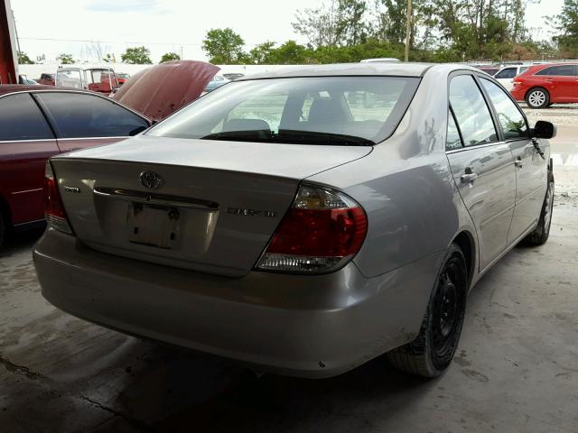 4T1BE32K75U068284 - 2005 TOYOTA CAMRY LE ნაცრისფერი ფოტო 4