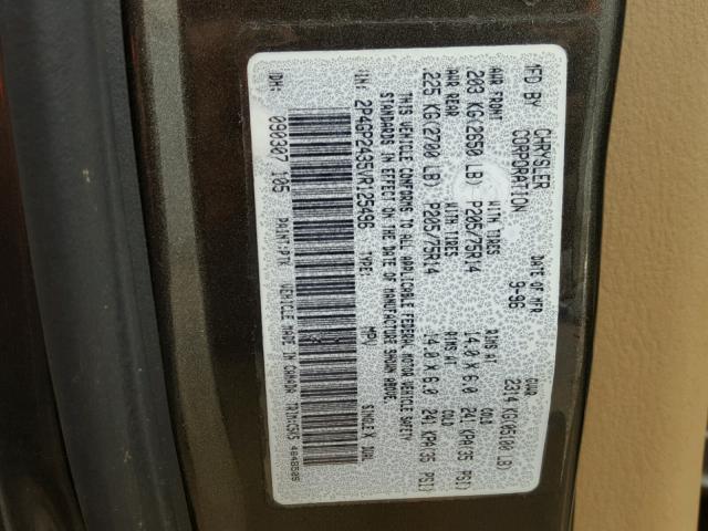 2P4GP2435VR125496 - 1997 PLYMOUTH GRAND VOYA GRAY photo 10