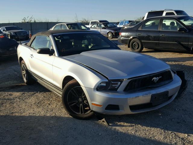 1ZVBP8EM6B5108883 - 2011 FORD MUSTANG SILVER photo 1