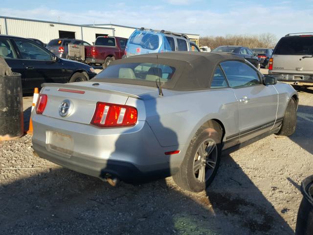 1ZVBP8EM6B5108883 - 2011 FORD MUSTANG SILVER photo 4