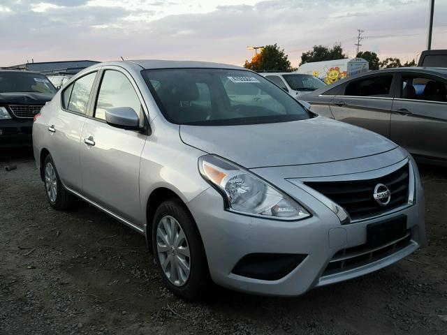 3N1CN7AP7GL895022 - 2016 NISSAN VERSA S SILVER photo 1