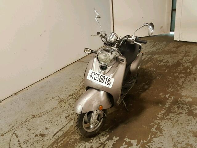 LPRSE13Y49A583255 - 2009 YAMAHA YJ125 SILVER photo 2