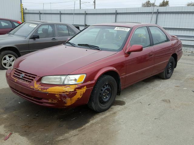 4T1BG22K5VU181669 - 1997 TOYOTA CAMRY CE RED photo 2