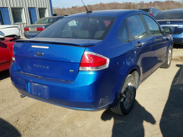 1FAHP3FN8AW165995 - 2010 FORD FOCUS SE BLUE photo 4