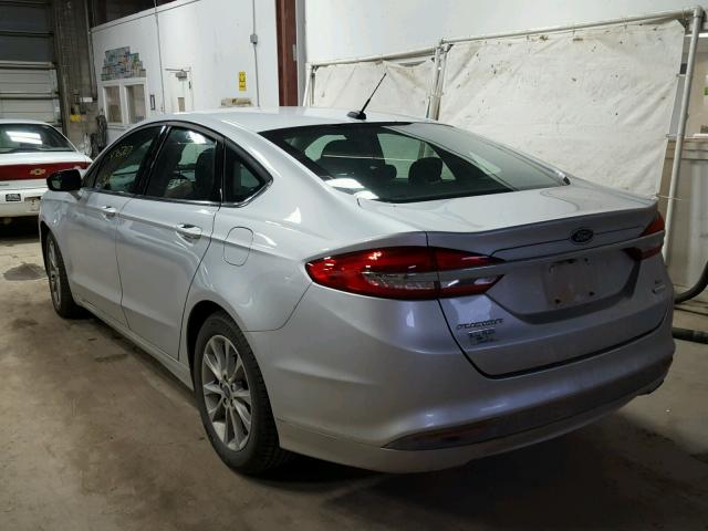 3FA6P0HD5HR305931 - 2017 FORD FUSION SE SILVER photo 3