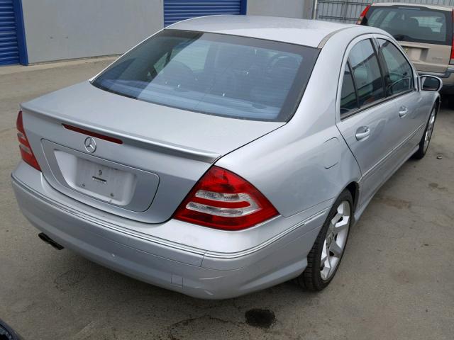 WDBRF52H57A937712 - 2007 MERCEDES-BENZ C 230 SILVER photo 4