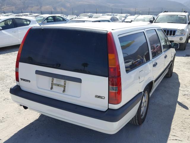 YV1LW5546V2313435 - 1997 VOLVO 850 WHITE photo 4