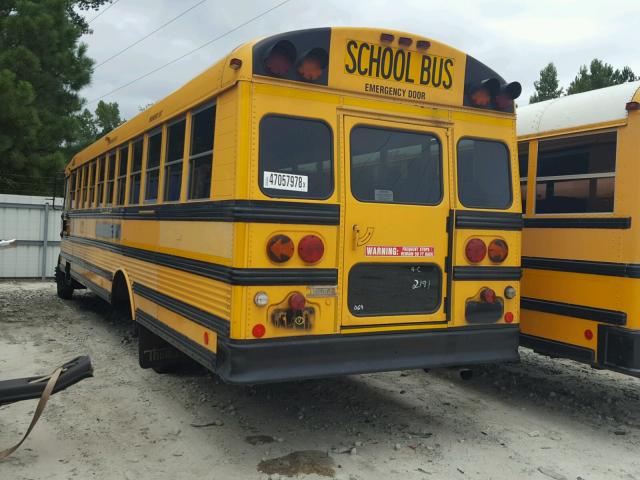 4UZ6CFAA7YCF45102 - 2000 FREIGHTLINER CHASSIS FS YELLOW photo 3