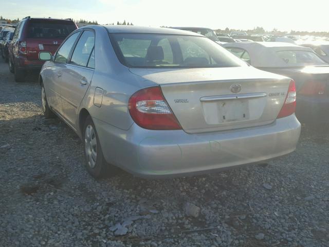 JTDBE32K330148223 - 2003 TOYOTA CAMRY LE SILVER photo 3