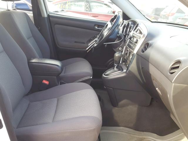 2T1KR32E08C701518 - 2008 TOYOTA COROLLA MA WHITE photo 5