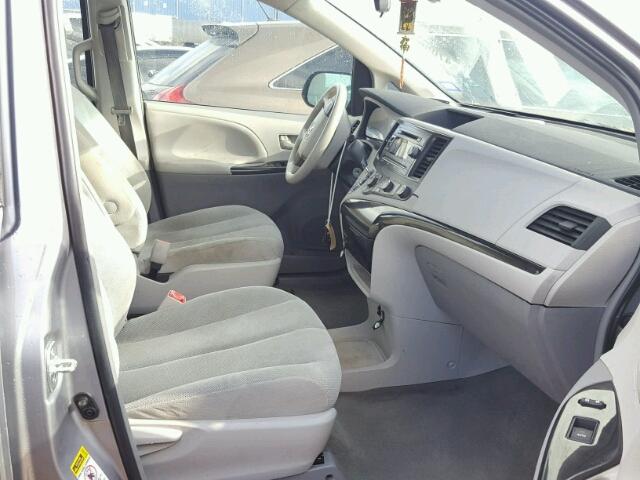 5TDKA3DC6CS015390 - 2012 TOYOTA SIENNA BAS SILVER photo 5