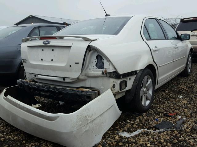 3FAHP07Z29R121876 - 2009 FORD FUSION SE WHITE photo 4