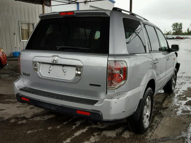 2HKYF18606H560600 - 2006 HONDA PILOT EX SILVER photo 4