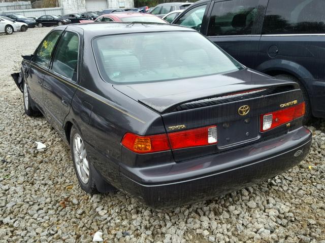 4T1BF28KXYU946048 - 2000 TOYOTA CAMRY LE GRAY photo 3