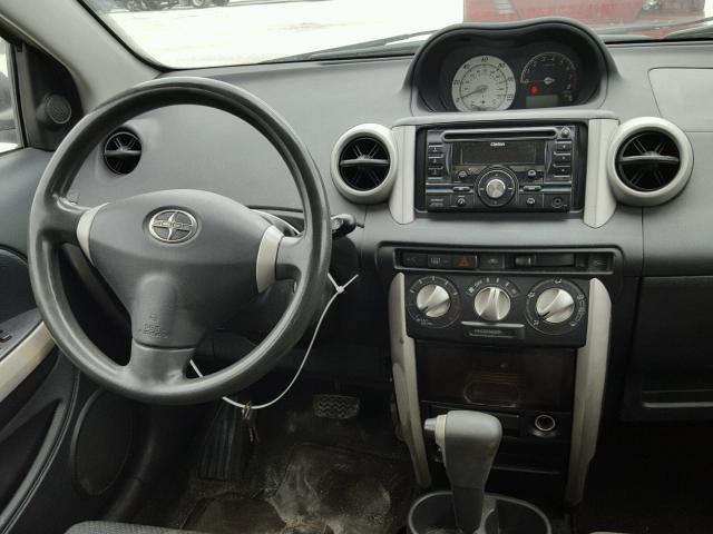 JTKKT624750126729 - 2005 TOYOTA SCION XA SILVER photo 9