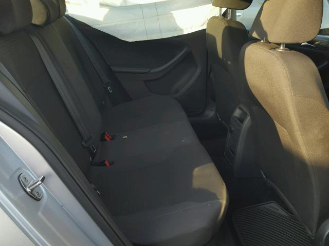 3VW2K7AJ5FM276776 - 2015 VOLKSWAGEN JETTA BASE ვერცხლისფერი ფოტო 6