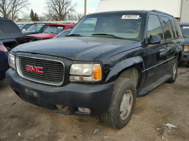 1GKEK63R4YR198302 - 2000 GMC DENALI BLACK photo 2