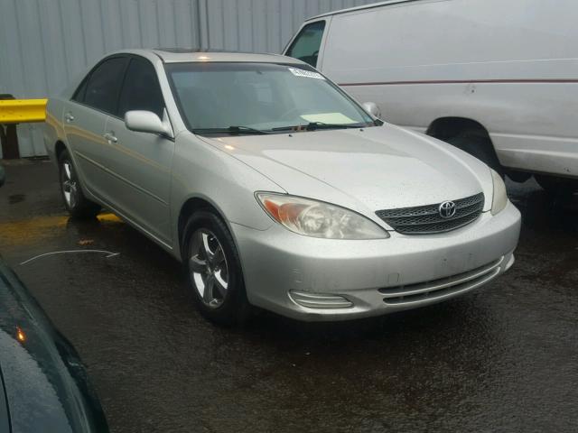 JTDBE32K340262188 - 2004 TOYOTA CAMRY LE SILVER photo 1