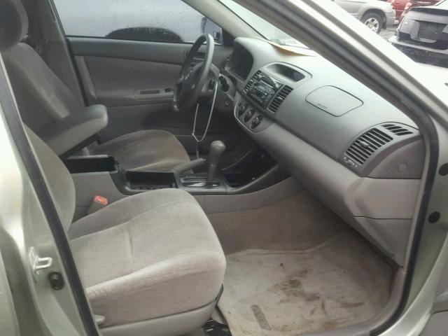 JTDBE32K340262188 - 2004 TOYOTA CAMRY LE 银色 照片 5
