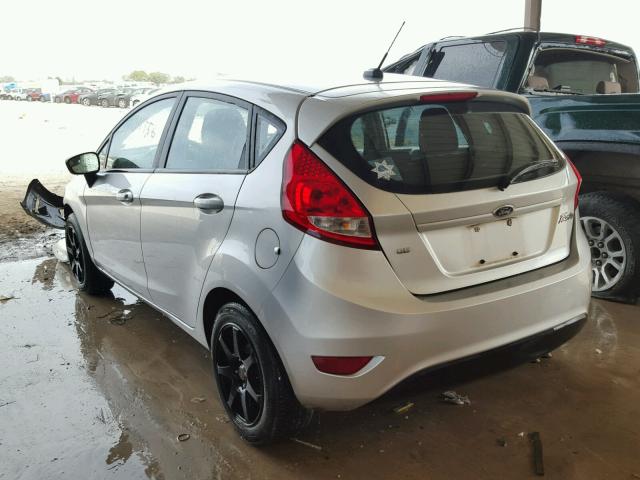 3FADP4EJ2CM212119 - 2012 FORD FIESTA SE SILVER photo 3