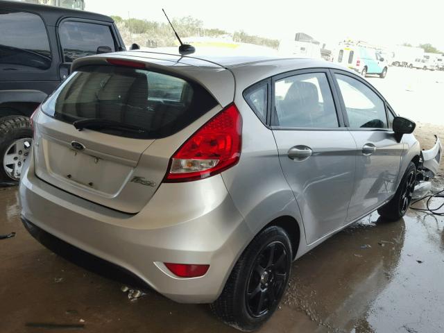 3FADP4EJ2CM212119 - 2012 FORD FIESTA SE SILVER photo 4