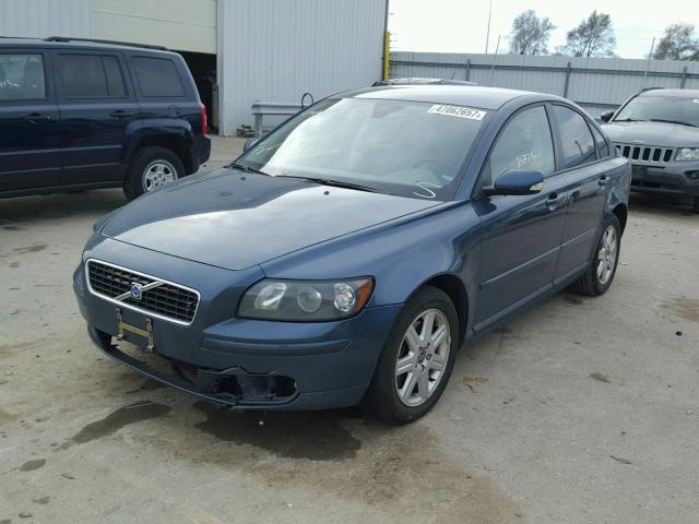 YV1MS382562202696 - 2006 VOLVO S40 2.4I GRAY photo 2