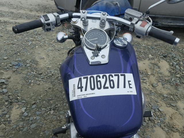 JH2RC44563M702999 - 2003 HONDA VT750 DCB PURPLE photo 5